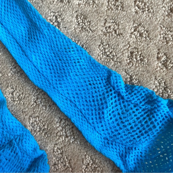 Tights, Teal Gothic Fishnet - Picture 3 of 5